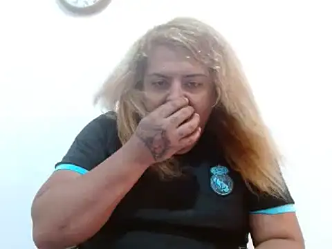 Snapshot of KIARAMARSHALLWELLZ chatting on January 2025 06:47:01 PM KIARAMARSHALLWELLZ online show from January 2025 06:47:01 PM