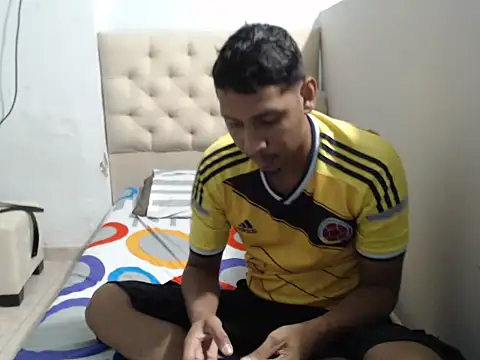 Snapshot of KIARAMARSHALLWELLZ chatting on September 2025 10:43:01 PM KIARAMARSHALLWELLZ online show from September 2025 10:43:01 PM