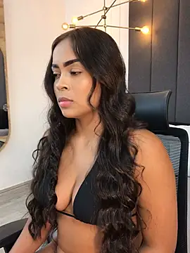 Snapshot of JuanaSimons chatting on January 2025 11:42:01 PM JuanaSimons online show from January 2025 11:42:01 PM