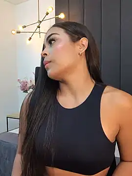 Snapshot of JuanaSimons chatting on January 2025 02:23:01 AM JuanaSimons online show from January 2025 02:23:01 AM