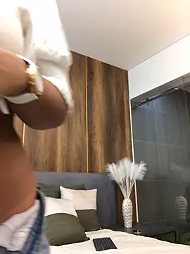 Snapshot of JuanaSimons chatting on February 2025 07:13:01 PM JuanaSimons online show from February 2025 07:13:01 PM