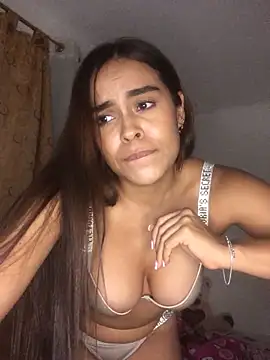 Snapshot of JuanaSimons chatting on October 2025 02:09:02 AM JuanaSimons online show from October 2025 02:09:02 AM