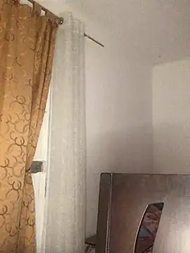 Snapshot of JuanaSimons chatting on October 2025 01:37:01 AM JuanaSimons online show from October 2025 01:37:01 AM