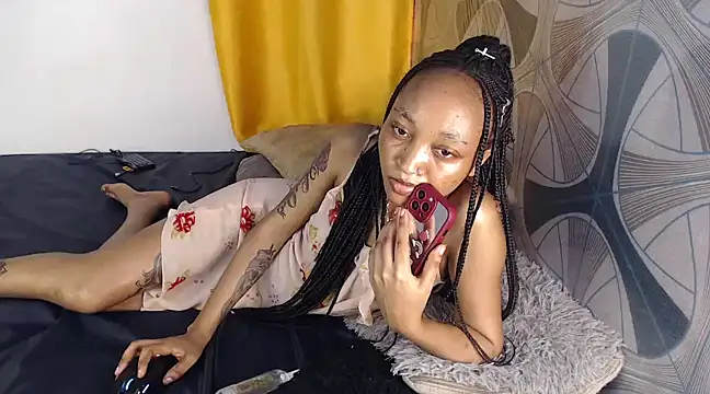 Snapshot of Candiey001 chatting on December 2024 06:38:02 PM Candiey001 online show from December 2024 06:38:02 PM