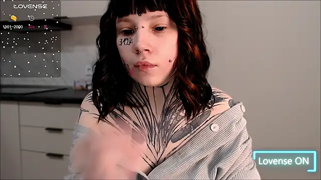 Snapshot of tradishka chatting on December 2024 10:41:02 PM tradishka online show from December 2024 10:41:02 PM