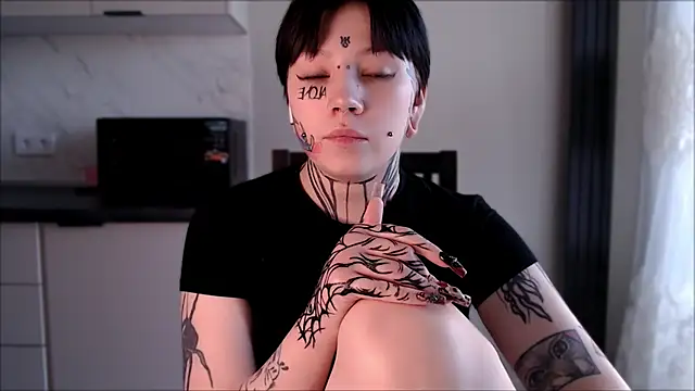 Snapshot of tradishka chatting on January 2025 12:10:01 PM tradishka online show from January 2025 12:10:01 PM