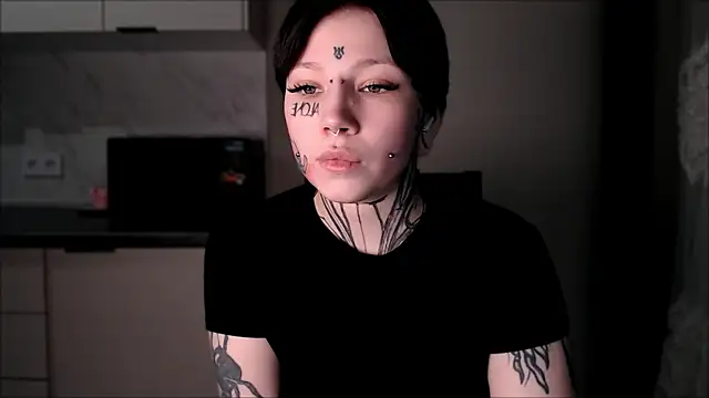 Snapshot of tradishka chatting on January 2025 09:39:01 PM tradishka online show from January 2025 09:39:01 PM