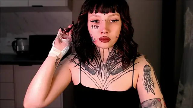 Snapshot of tradishka chatting on January 2025 05:16:02 PM tradishka online show from January 2025 05:16:02 PM