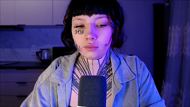 Snapshot of tradishka chatting on January 2025 12:07:01 AM tradishka online show from January 2025 12:07:01 AM