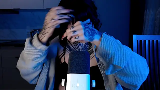 Snapshot of tradishka chatting on February 2025 10:13:01 PM tradishka online show from February 2025 10:13:01 PM