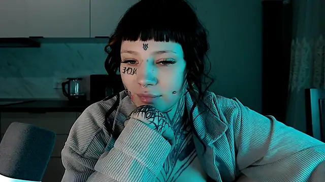 Snapshot of tradishka chatting on February 2025 04:26:02 AM tradishka online show from February 2025 04:26:02 AM