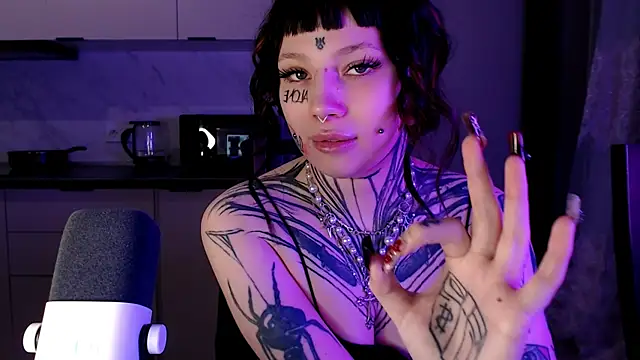 Snapshot of tradishka chatting on February 2025 03:11:02 AM tradishka online show from February 2025 03:11:02 AM