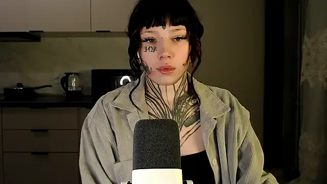 Snapshot of tradishka chatting on February 2025 10:24:01 PM tradishka online show from February 2025 10:24:01 PM