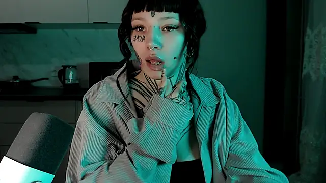 Snapshot of tradishka chatting on February 2025 01:26:02 AM tradishka online show from February 2025 01:26:02 AM