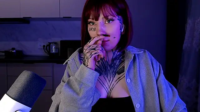 Snapshot of tradishka chatting on February 2025 10:40:01 PM tradishka online show from February 2025 10:40:01 PM