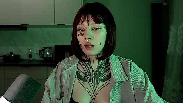 Snapshot of tradishka chatting on February 2025 01:44:01 AM tradishka online show from February 2025 01:44:01 AM