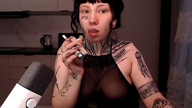 Snapshot of tradishka chatting on February 2025 05:37:01 AM tradishka online show from February 2025 05:37:01 AM