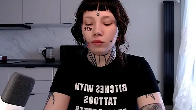 Snapshot of tradishka chatting on February 2025 09:24:01 AM tradishka online show from February 2025 09:24:01 AM