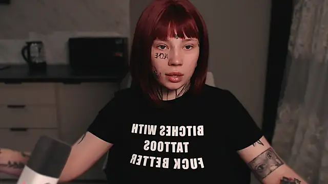 Snapshot of tradishka chatting on March 2025 09:53:02 PM tradishka online show from March 2025 09:53:02 PM