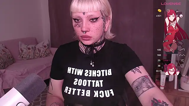 Snapshot of tradishka chatting on September 2025 08:41:01 PM tradishka online show from September 2025 08:41:01 PM