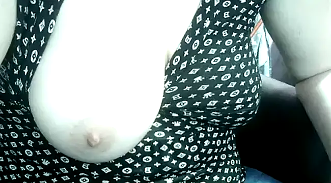 Snapshot of Lucinka1 chatting on January 2025 04:00:02 PM Lucinka1 online show from January 2025 04:00:02 PM