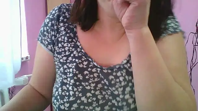 Snapshot of Lucinka1 chatting on February 2025 08:39:02 AM Lucinka1 online show from February 2025 08:39:02 AM