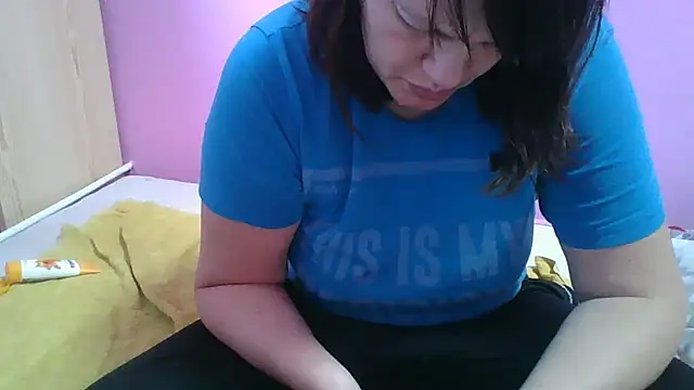 Snapshot of Lucinka1 chatting on February 2025 03:42:02 PM Lucinka1 online show from February 2025 03:42:02 PM