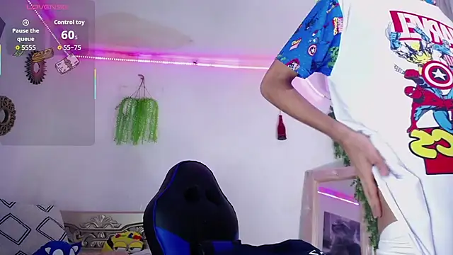 Snapshot of huge_armound chatting on November 2025 06:08:01 PM huge armound online show from November 2025 06:08:01 PM