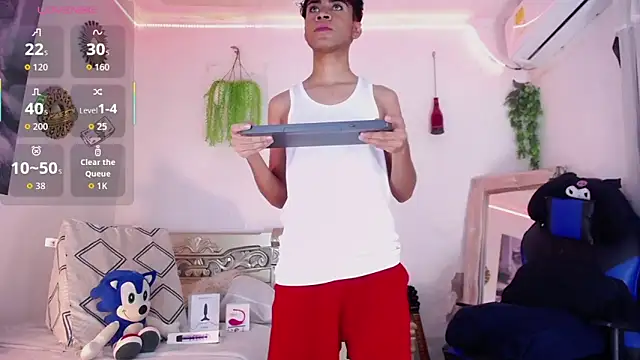 Snapshot of huge_armound chatting on November 2025 06:40:01 PM huge armound online show from November 2025 06:40:01 PM