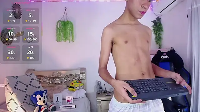 Snapshot of huge_armound chatting on January 2026 09:30:02 PM huge armound online show from January 2026 09:30:02 PM