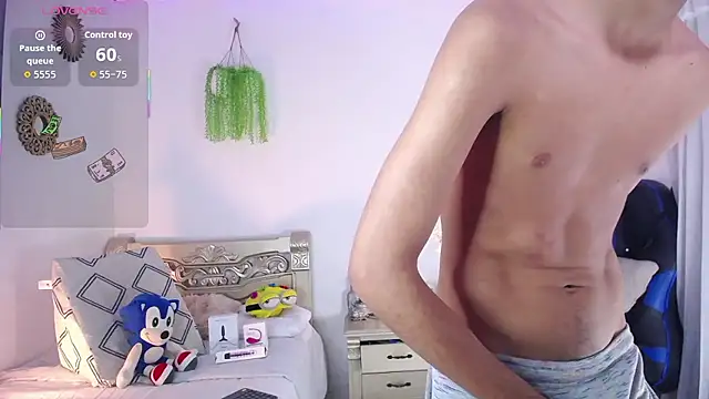 Snapshot of huge_armound chatting on January 2026 11:10:01 PM huge armound online show from January 2026 11:10:01 PM