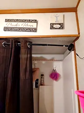 sweetkitty111 online show from October 2025 04:05:02 AM