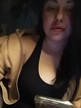 Snapshot of DaisyStreet chatting on February 2025 08:36:01 PM DaisyStreet online show from February 2025 08:36:01 PM