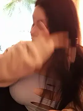 Snapshot of DaisyStreet chatting on March 2025 08:33:02 AM DaisyStreet online show from March 2025 08:33:02 AM