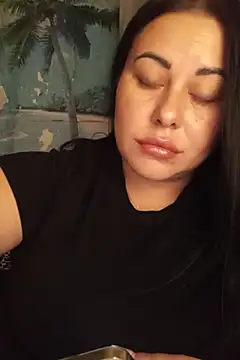 Snapshot of DaisyStreet chatting on September 2025 05:59:01 PM DaisyStreet online show from September 2025 05:59:01 PM