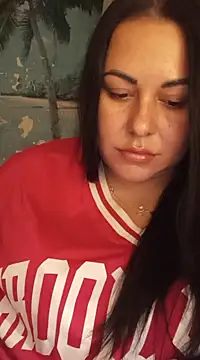 Snapshot of DaisyStreet chatting on October 2025 04:37:01 PM DaisyStreet online show from October 2025 04:37:01 PM