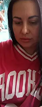 Snapshot of DaisyStreet chatting on October 2025 08:12:01 AM DaisyStreet online show from October 2025 08:12:01 AM