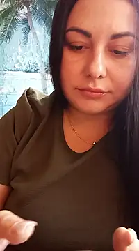 Snapshot of DaisyStreet chatting on October 2025 12:26:02 PM DaisyStreet online show from October 2025 12:26:02 PM