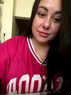 Snapshot of DaisyStreet chatting on October 2025 08:20:02 AM DaisyStreet online show from October 2025 08:20:02 AM