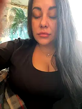 Snapshot of DaisyStreet chatting on November 2025 08:59:01 AM DaisyStreet online show from November 2025 08:59:01 AM