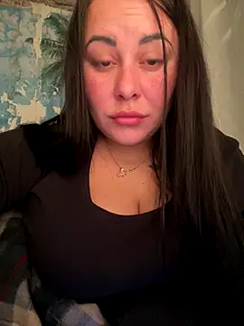 Snapshot of DaisyStreet chatting on November 2025 09:05:02 PM DaisyStreet online show from November 2025 09:05:02 PM