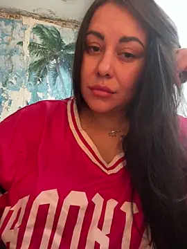 Snapshot of DaisyStreet chatting on November 2025 10:47:01 AM DaisyStreet online show from November 2025 10:47:01 AM