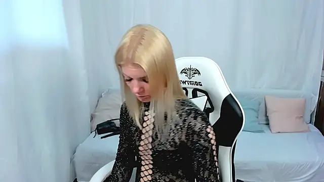 Snapshot of Lily_Daviss chatting on April 2026 02:25:02 AM Lily Daviss online show from April 2026 02:25:02 AM