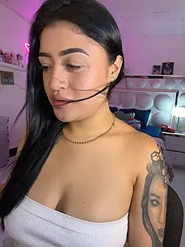 lucianaroy online show from July 2026 10:28:02 PM