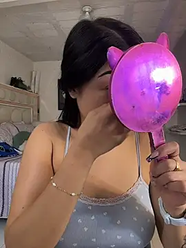 lucianaroy online show from July 2026 04:46:02 PM