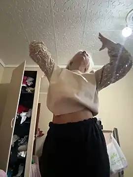 LikaCat online show from December 2024 04:11:01 AM