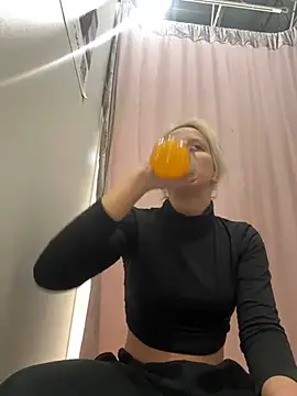 LikaCat online show from January 2025 07:10:01 AM