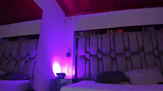 NikkySmiith online show from June 2026 12:22:01 PM