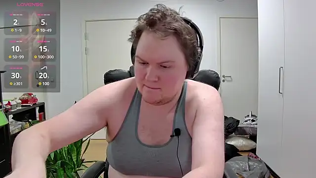Snapshot of kresser1995DK21 chatting on January 2025 06:43:01 PM kresser1995DK21 online show from January 2025 06:43:01 PM