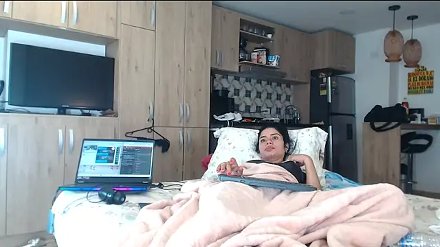 Snapshot of Alondra_fetish chatting on February 2025 08:39:01 AM Alondra fetish online show from February 2025 08:39:01 AM